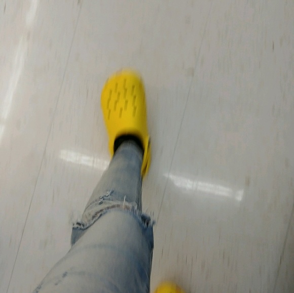 yellocrocs